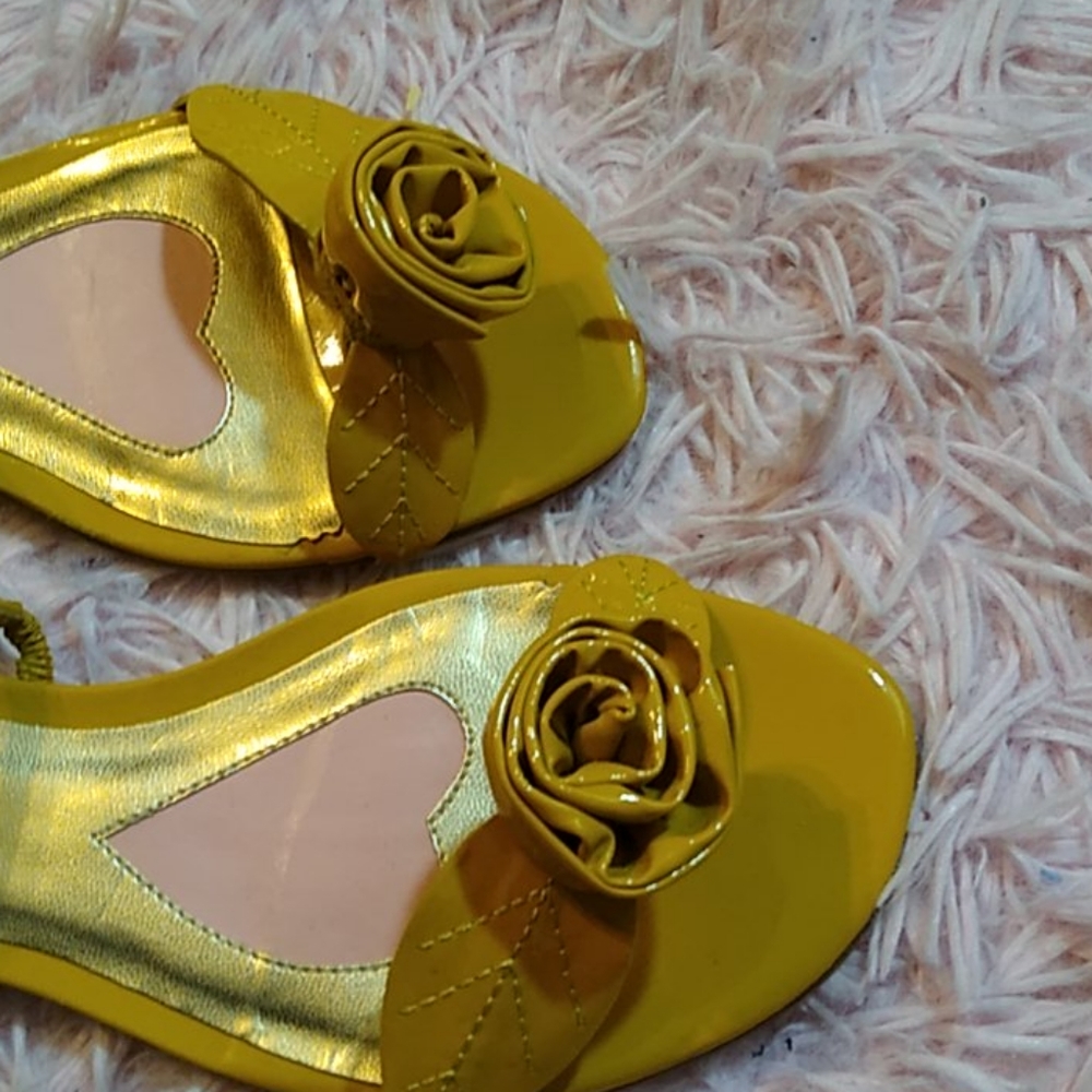 Paris Hilton yellow flat sandals rose - Picture 2 of 4